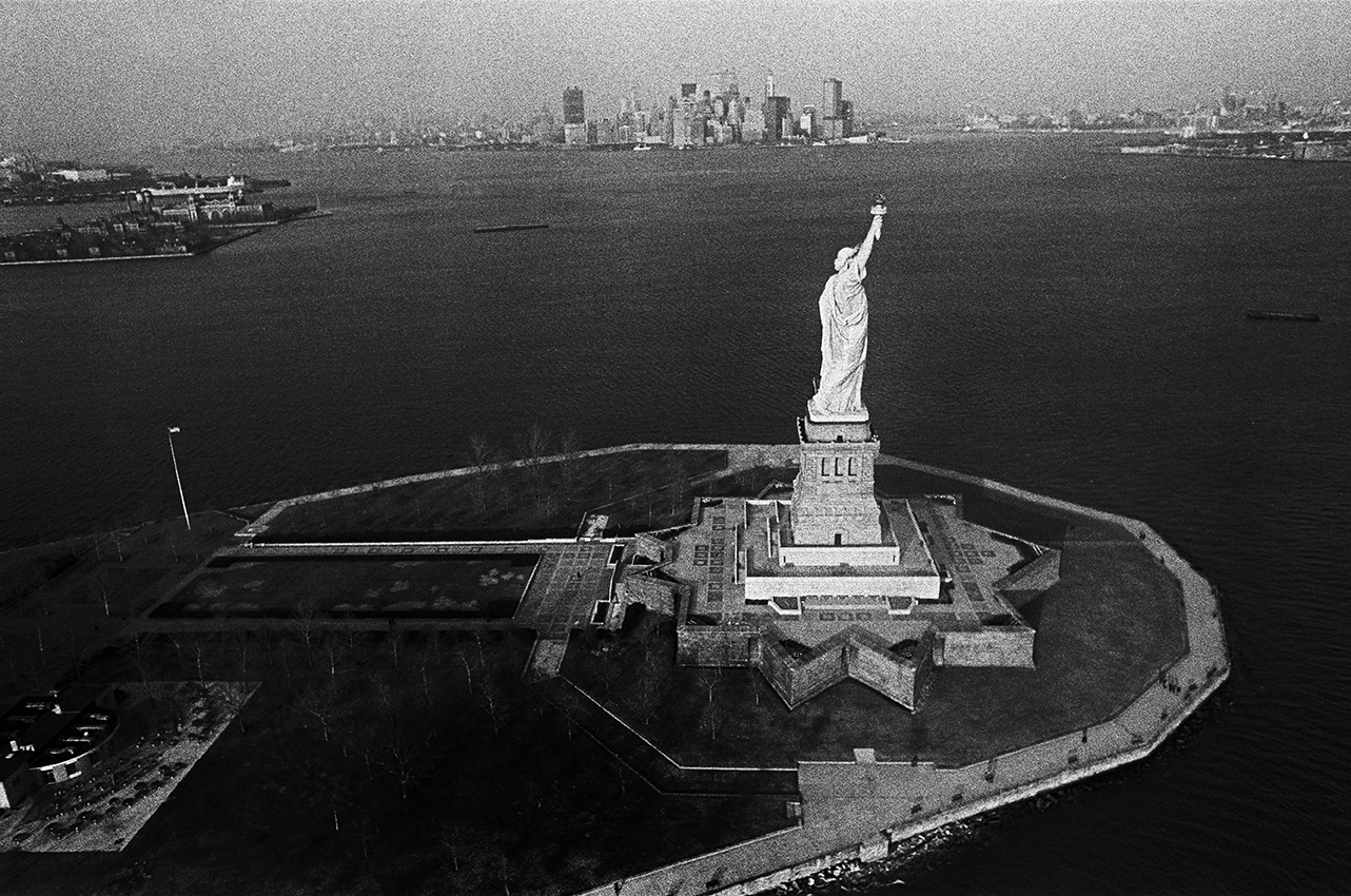 STATUE-1972-web